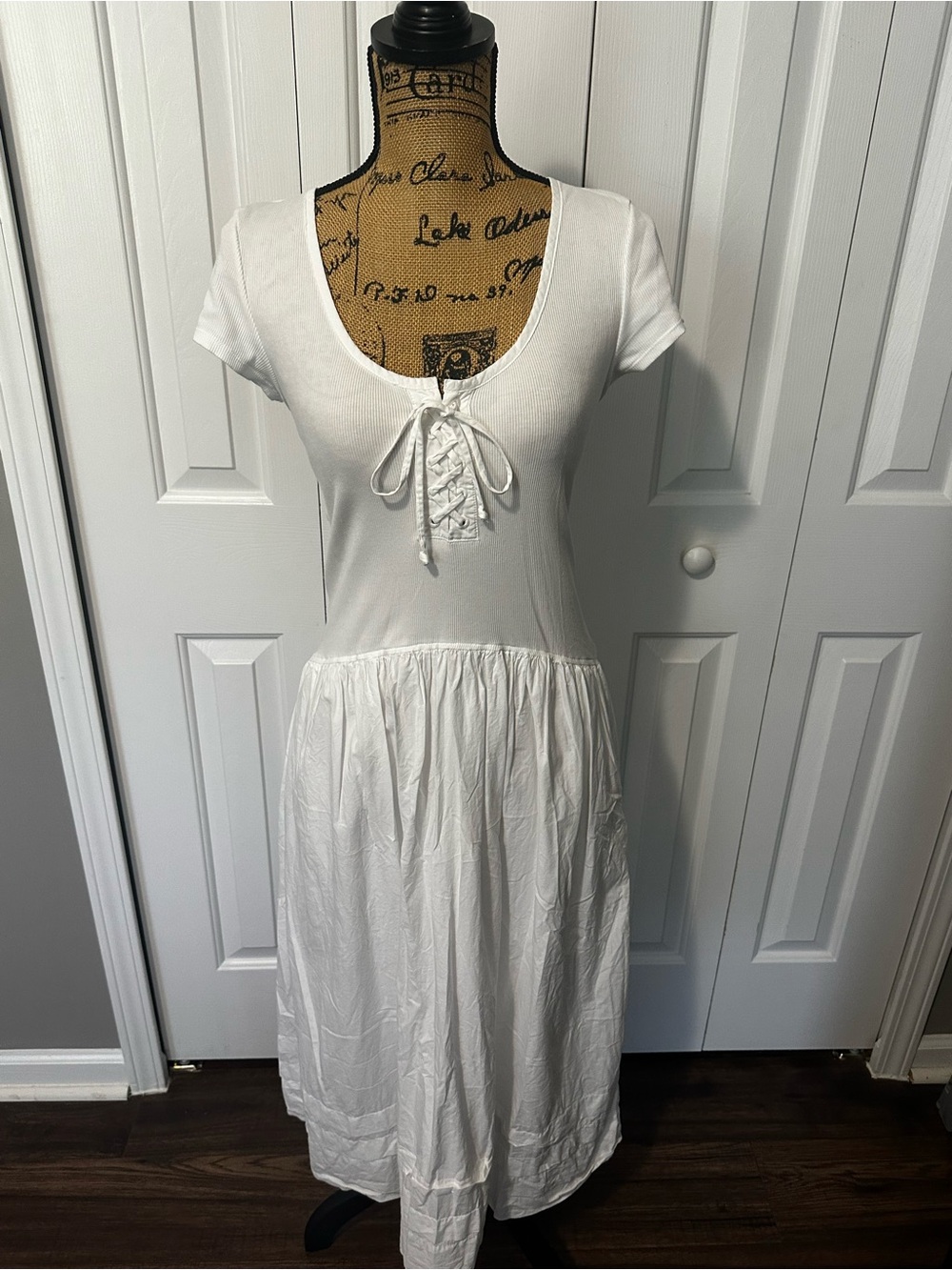Universal Thread White Short Sleeve Midi Dress